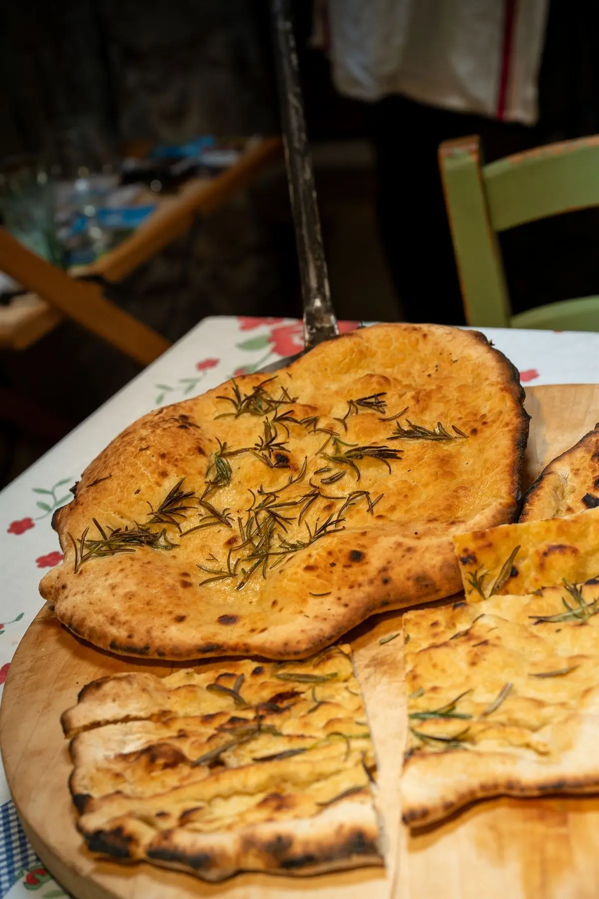 Pizza a pala cotta a legna